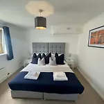 Casa Fresa - City Quay Apartment