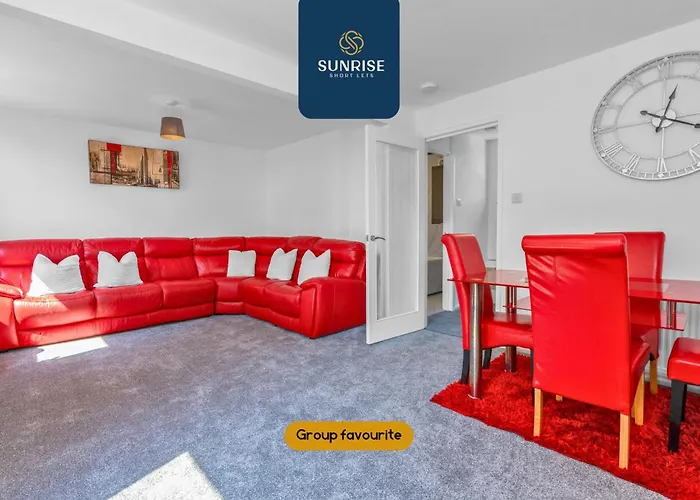 Springhill Townhouse, 3 Bedrooms, 2 Kings, 1 Single, Great Views, Newly Refurbished, Free Parking, Free Wifi, River View, Dock, Eden Views, Price Match Gaurantee By Sunrise Short Lets Dundee