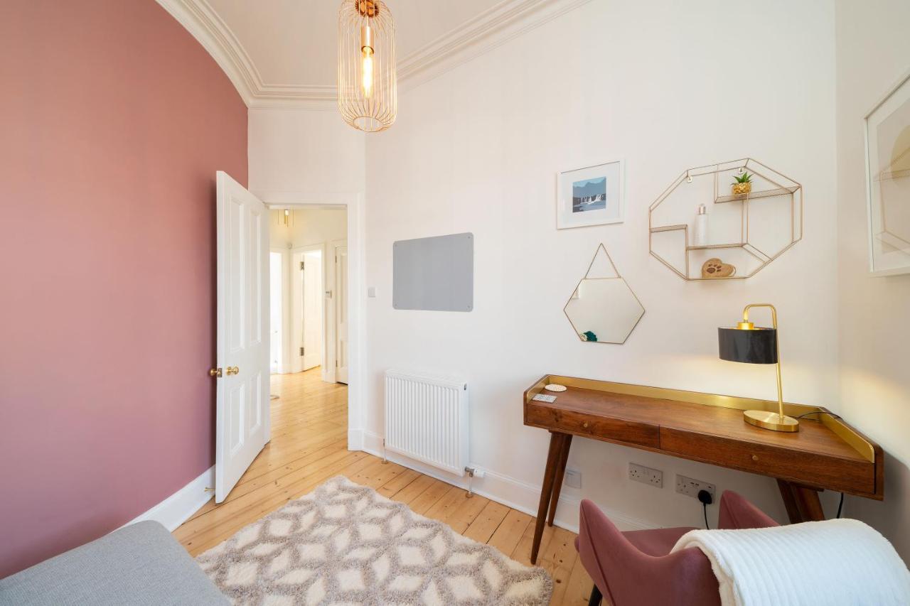 Jane's Place - Chic 2 Bed Apartment Dundee