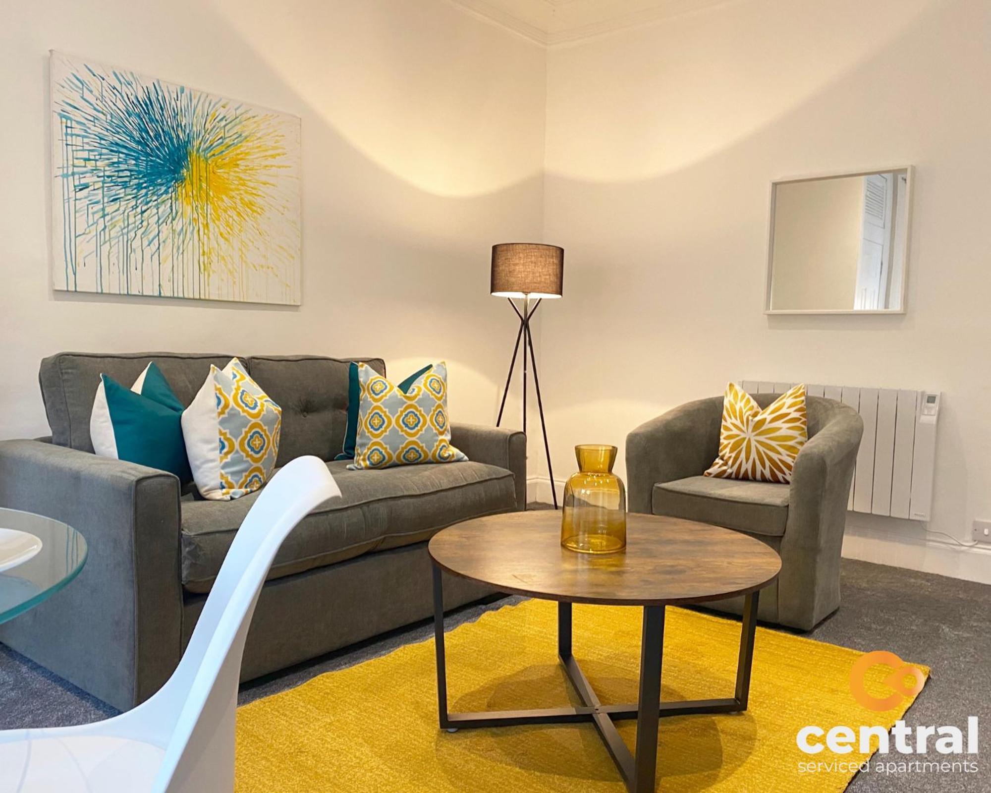 Serviced Apartments: Modern, Quiet With Wi-fi & Extended Options * Dundee