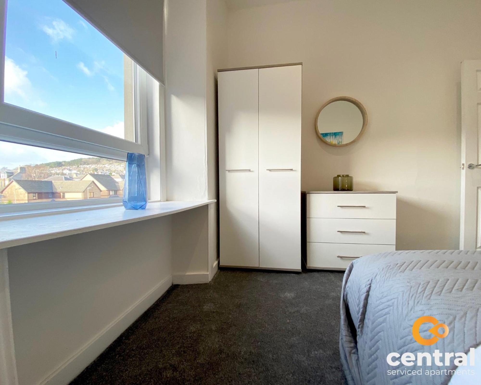 Apartment Serviced Apartments: Modern, Quiet With Wi-fi & Extended Options