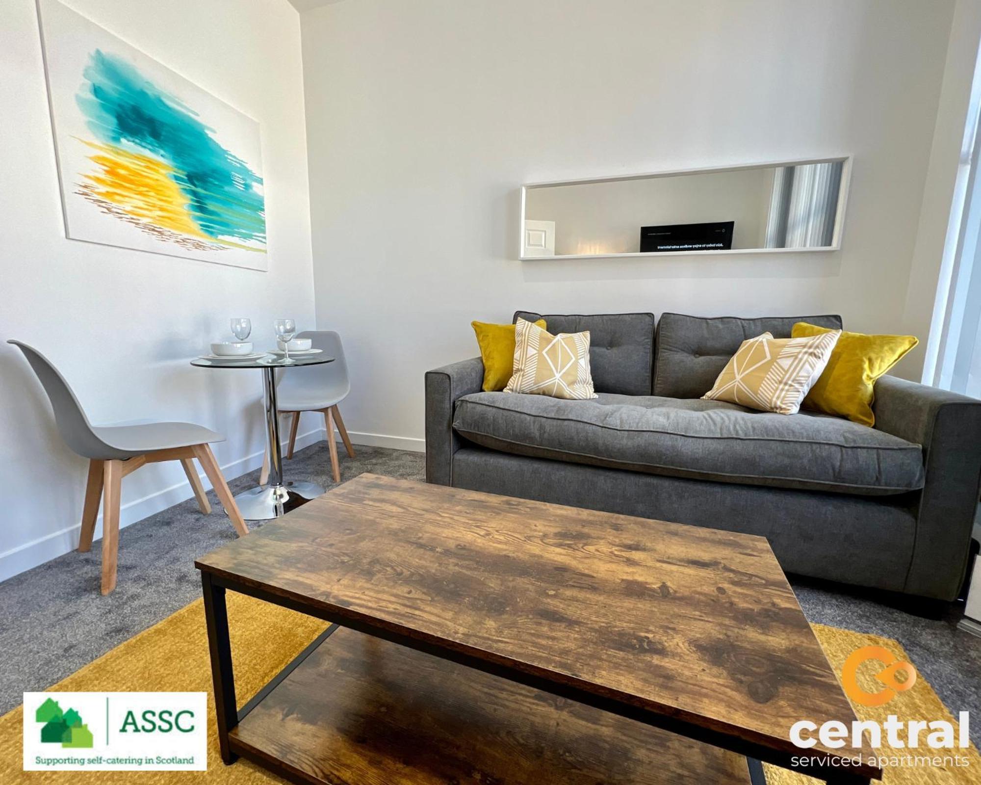 Apartment Waterfront Apartment: Cozy Long-stay Near Transit