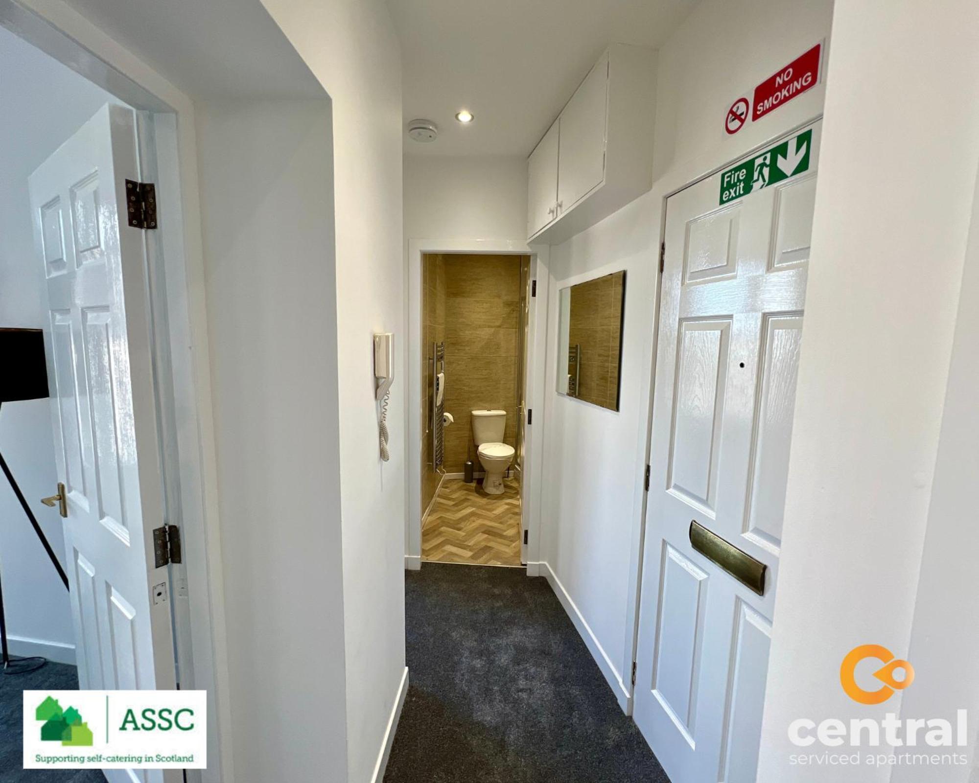 Apartment Waterfront Apartment: Cozy Long-stay Near Transit Dundee