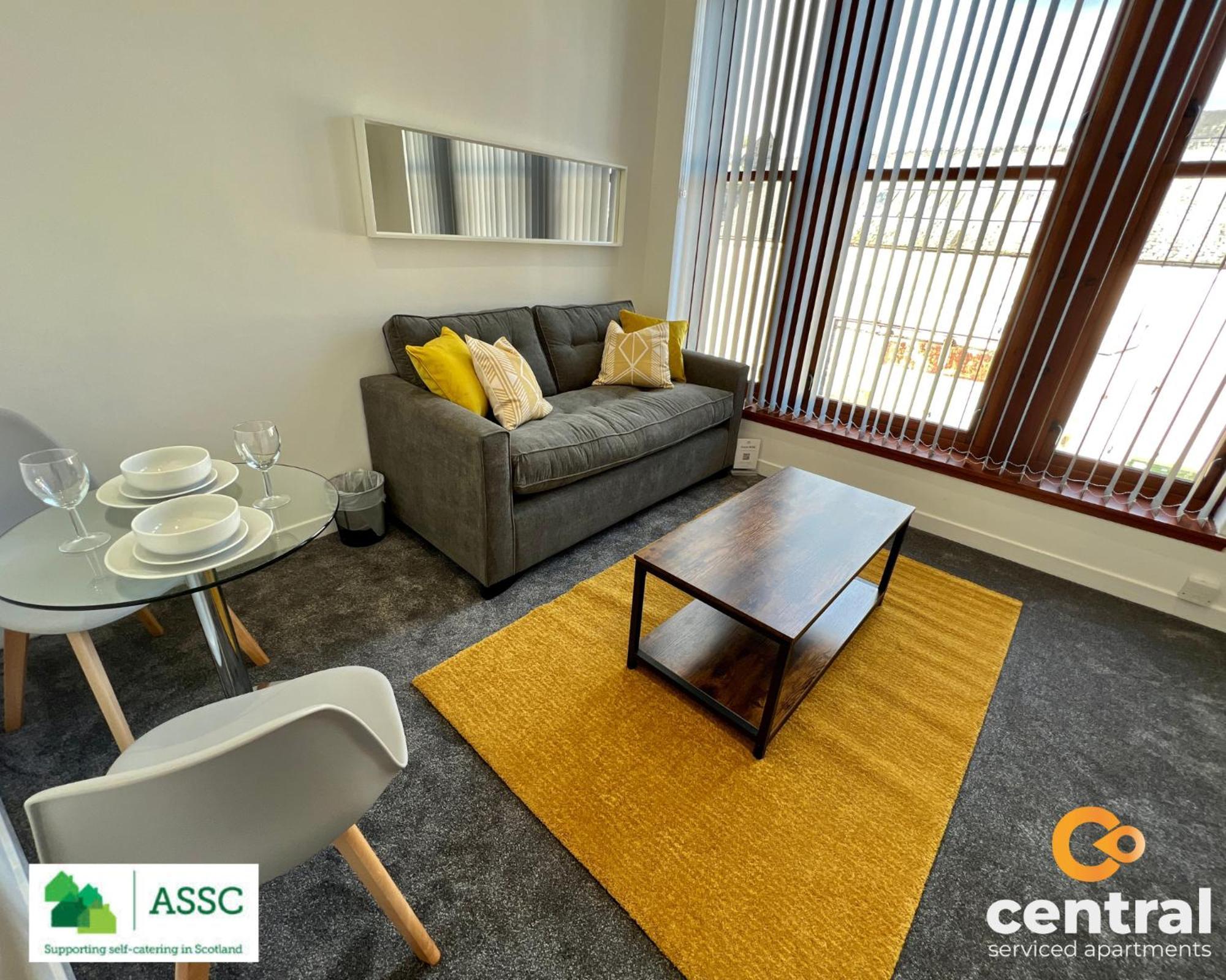 Waterfront Apartment: Cozy Long-stay Near Transit Apartment Dundee