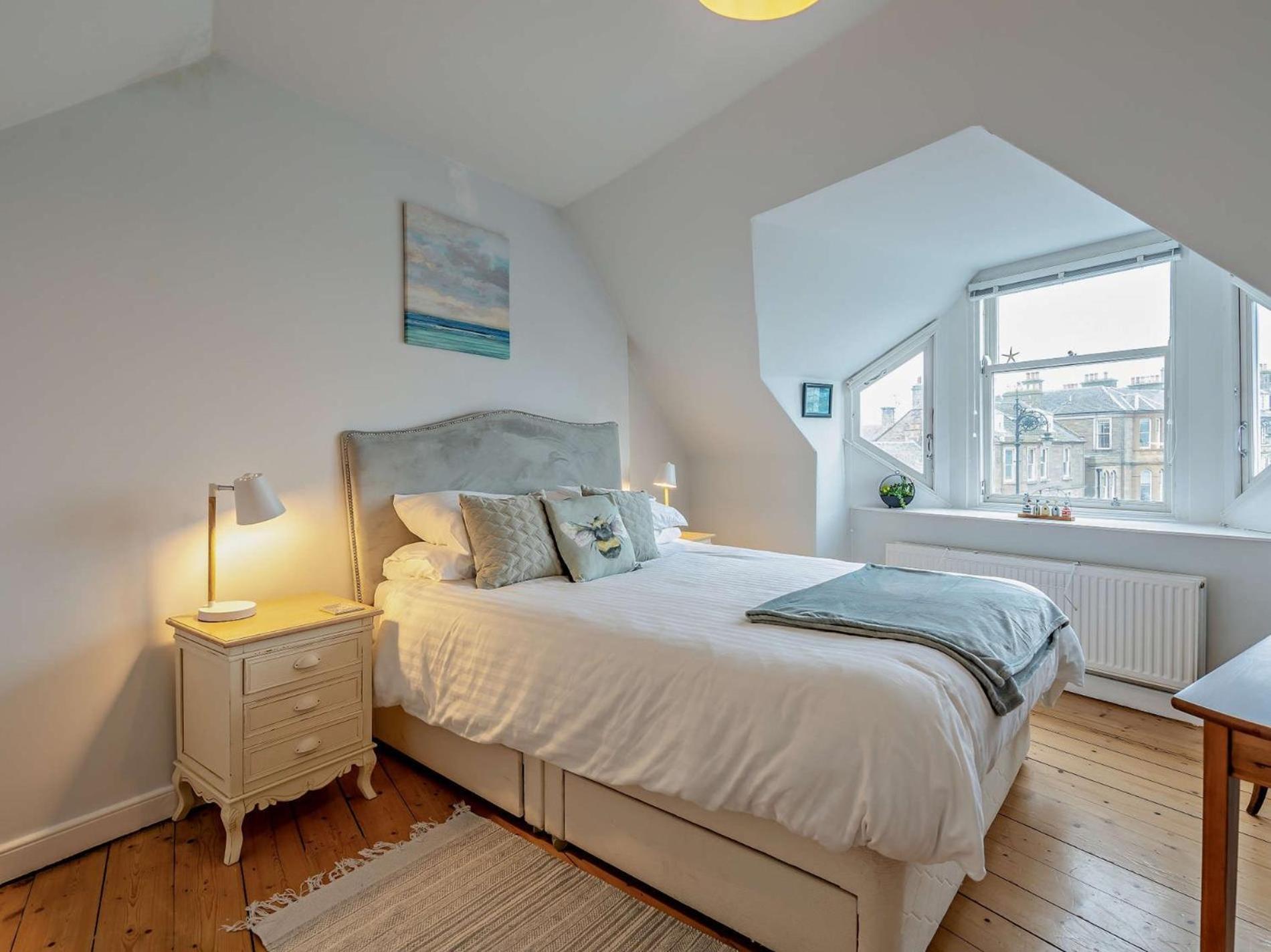 2 Bed In Broughty Ferry 94108