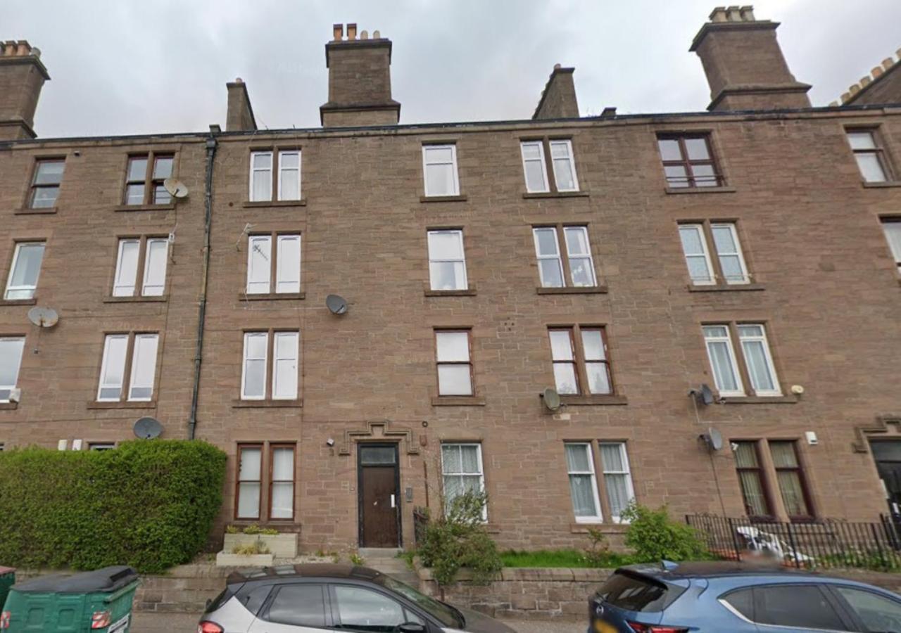 Football Stadium - 2 Bedrooms - Large Tv's In - Smart Light - Wifi - Street Parking - *