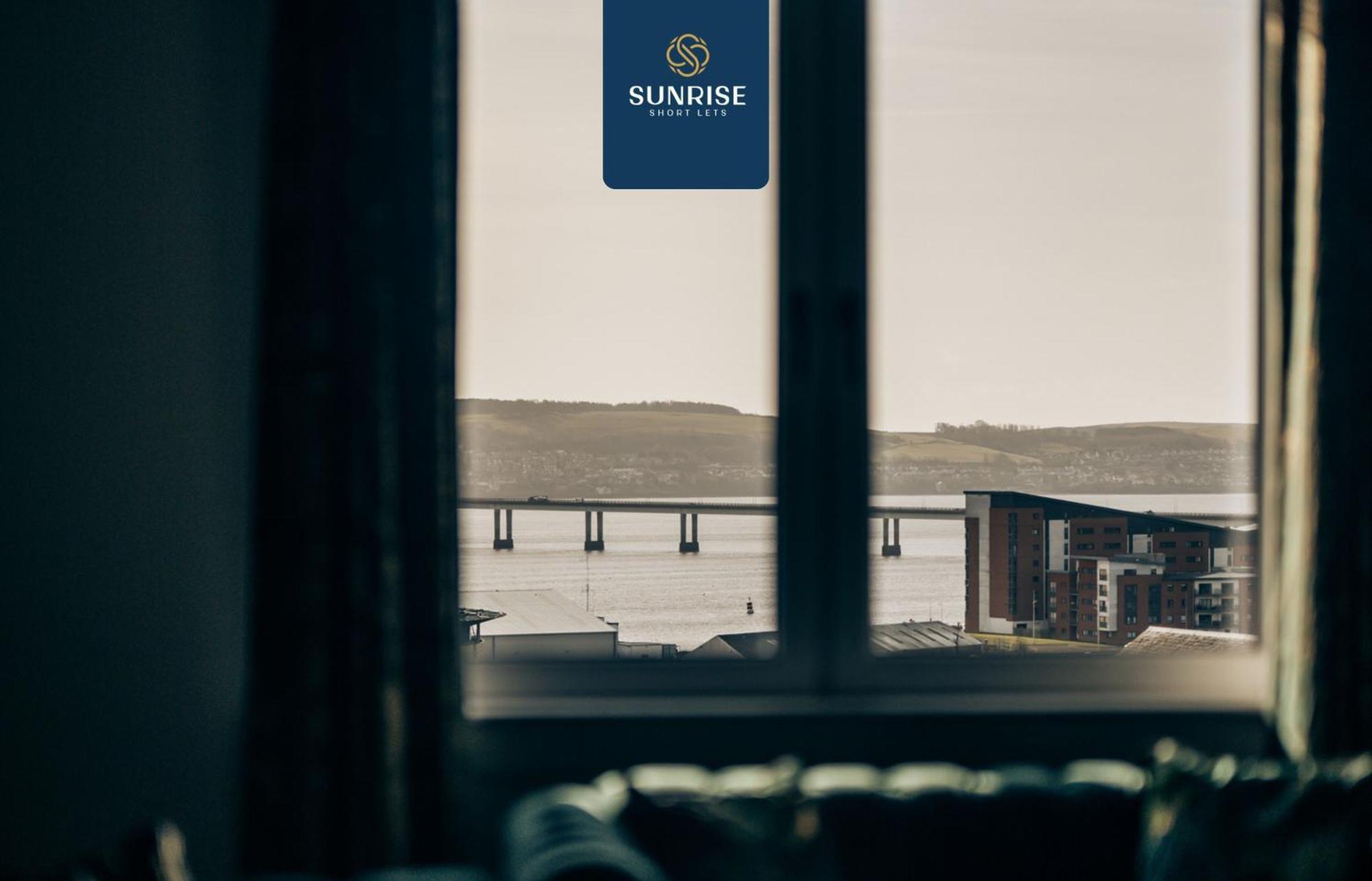 Holiday home Baffin Townhouse - 3 Bedrooms With 4 Beds, Newly Refurbished, Fully Equipped, Free Parking, Amazing Views - Long Stays Available, Invoice And Reduced Price Only Via Sunrise Short Lets Dundee *