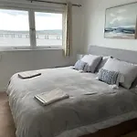 Lux Waterfront 2 Bed Apt, V&A 10Min Walk, St Andrew\'S Golf 25Min Drive