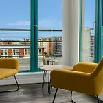 The Penthouse, Spacious, Stunning Views, Foosball Table, 3 Large Rooms, Central Location, River Front, 1 Min From Tay Bridge, V&A, Train Station, City Centre, Lift Access, Free Parking & Wifi, Invoice And Reduced Price Only Via Sunrise Short Lets Dun