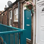 1 Bedroom Flat With Easy Parking/Public Transport