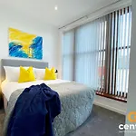 Central Serviced Apartments - Cosy 1 Bedroom - Walk Away From City Quay V&A - Walk To Bus And Train Station - Easy Access To City Centre - Fast Wi-Fi - Fully Equipped - Weekly & Monthly Stay Offers