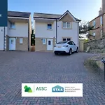 Muirton House, 4 Bed House, 4 Car Driveway, 2 Bathrooms, Smart Tvs In Every Room, Fully Equipped Kitchen, Large Dining And Living Space, Rear Garden, Free Wifi, Mid To Long Stay Rates Available And Price Match Gaurantee By Sunrise Short Lets