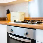 Cleppie Apartment
