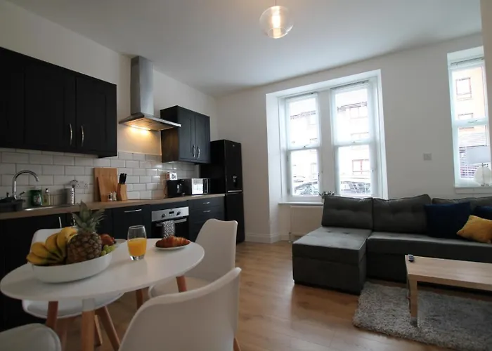 Dundee - 1 Bed - Sleeps 4 - Pet Friendly