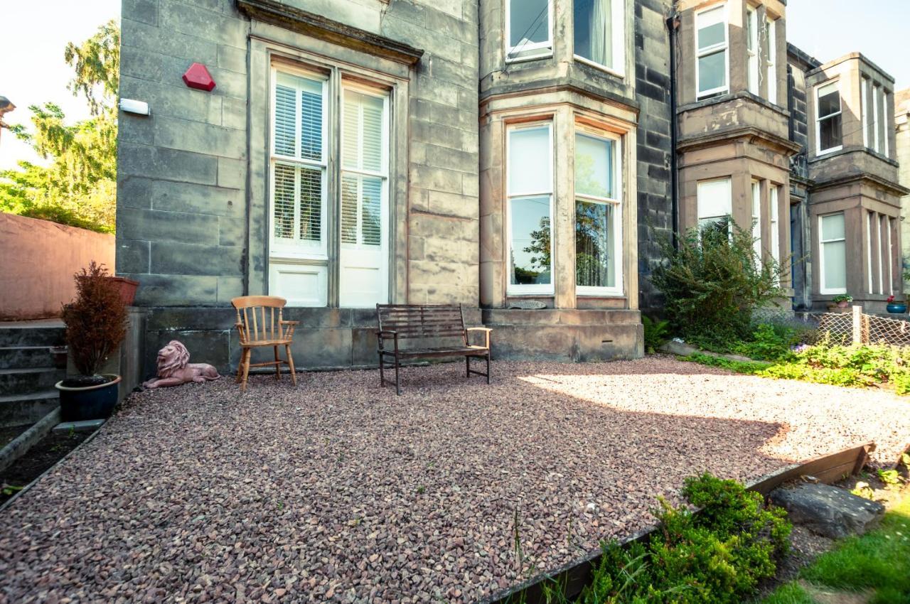 House On The Hill * Dundee