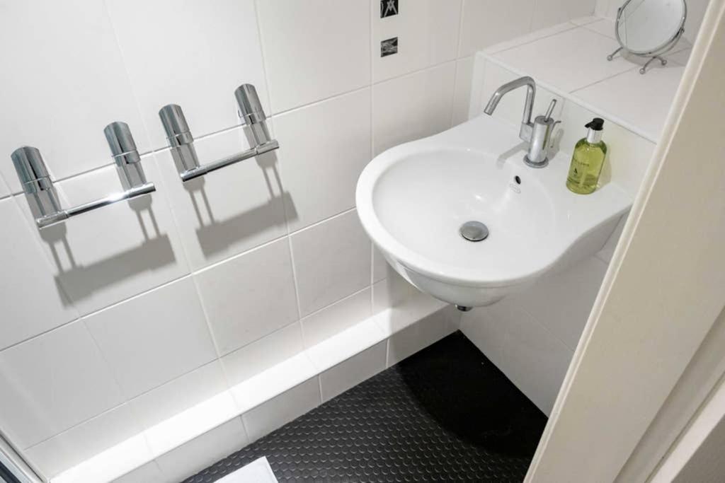 ☆ Central, Spacious Close To University☆ Apartment Dundee