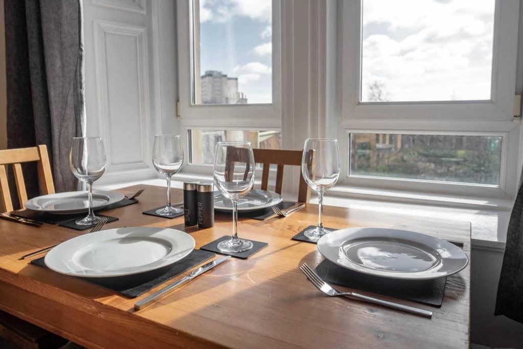 ☆spacious Flat Close To And Centre Apartment *