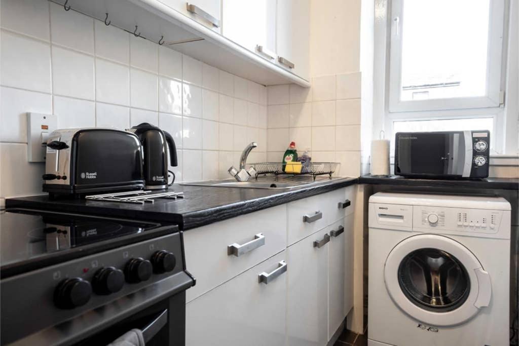 Apartment ☆spacious Flat Close To And Centre