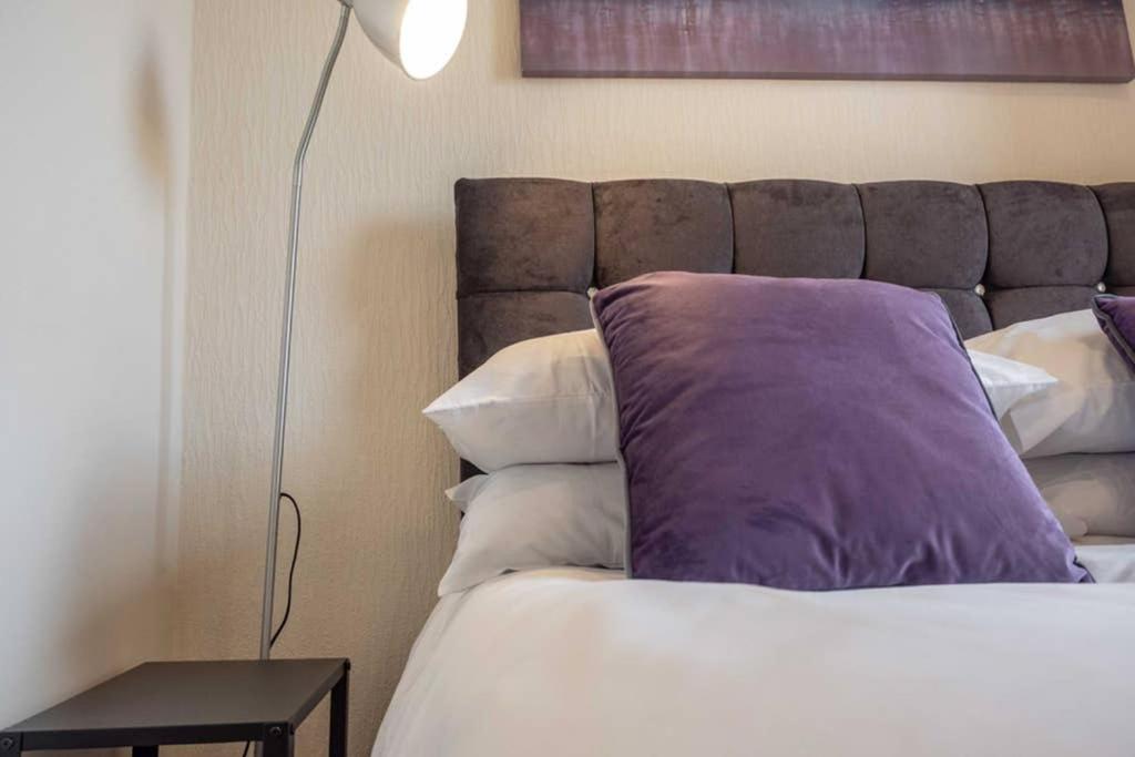 ☆spacious Flat Close To And Centre *