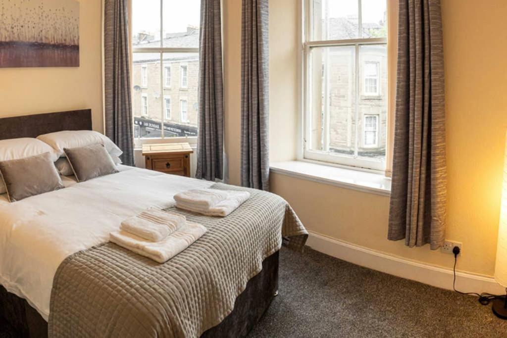 ☆ Central, Spacious Close To University☆ Apartment *