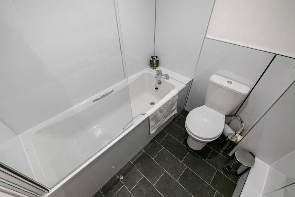 ☆bright Apartment, Near + Centre☆ * Dundee