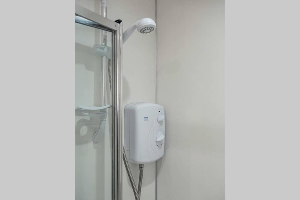 ☆ Central, Spacious Close To University☆ Apartment *