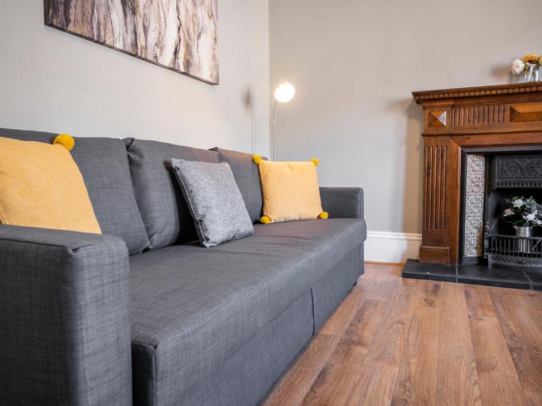 New Superhost Listing: Bright Flat Nr. Apartamento *