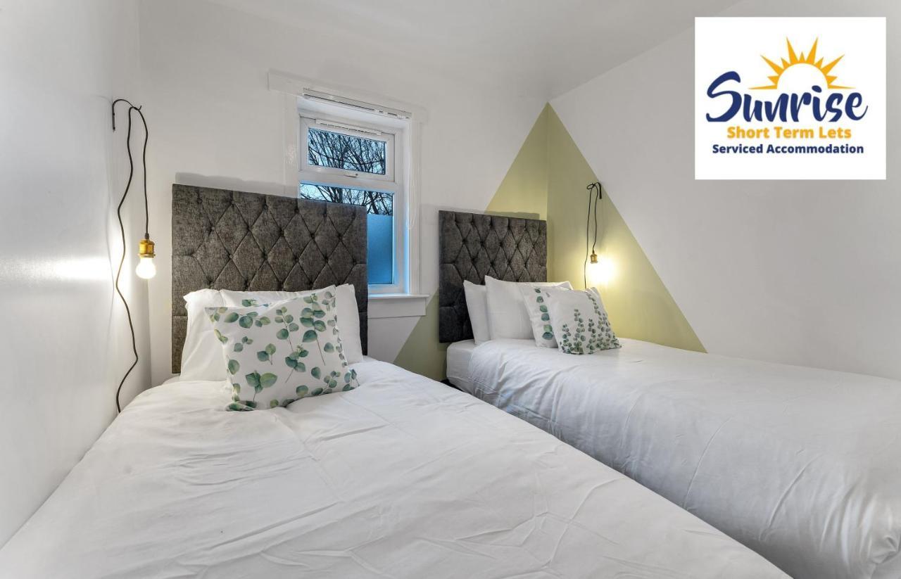 Sunrise Short Lets: Versatile 3-bed For Travelers *