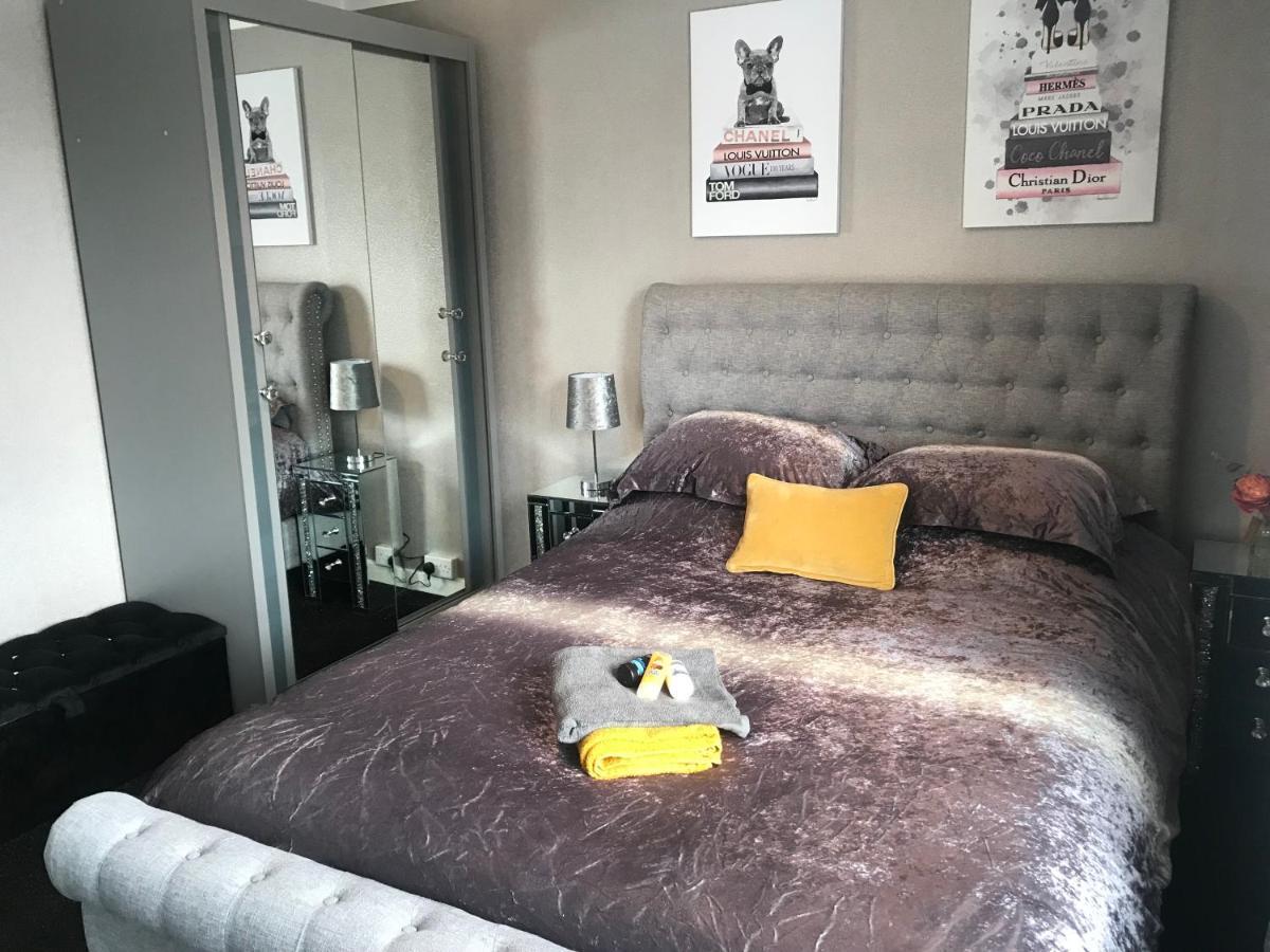 Apartment Comforts Near Centre Dundee