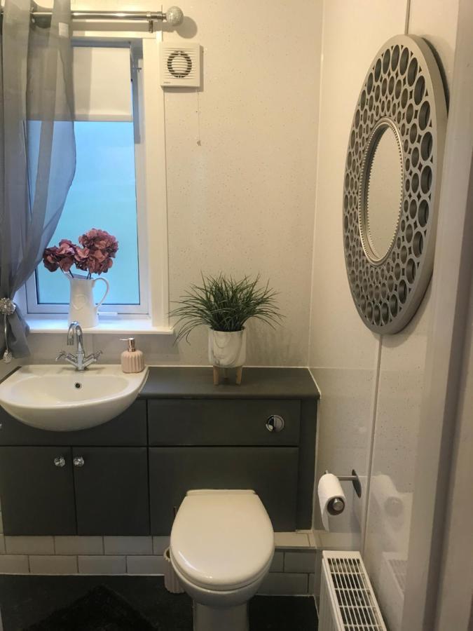 Comforts Near Centre Apartment *