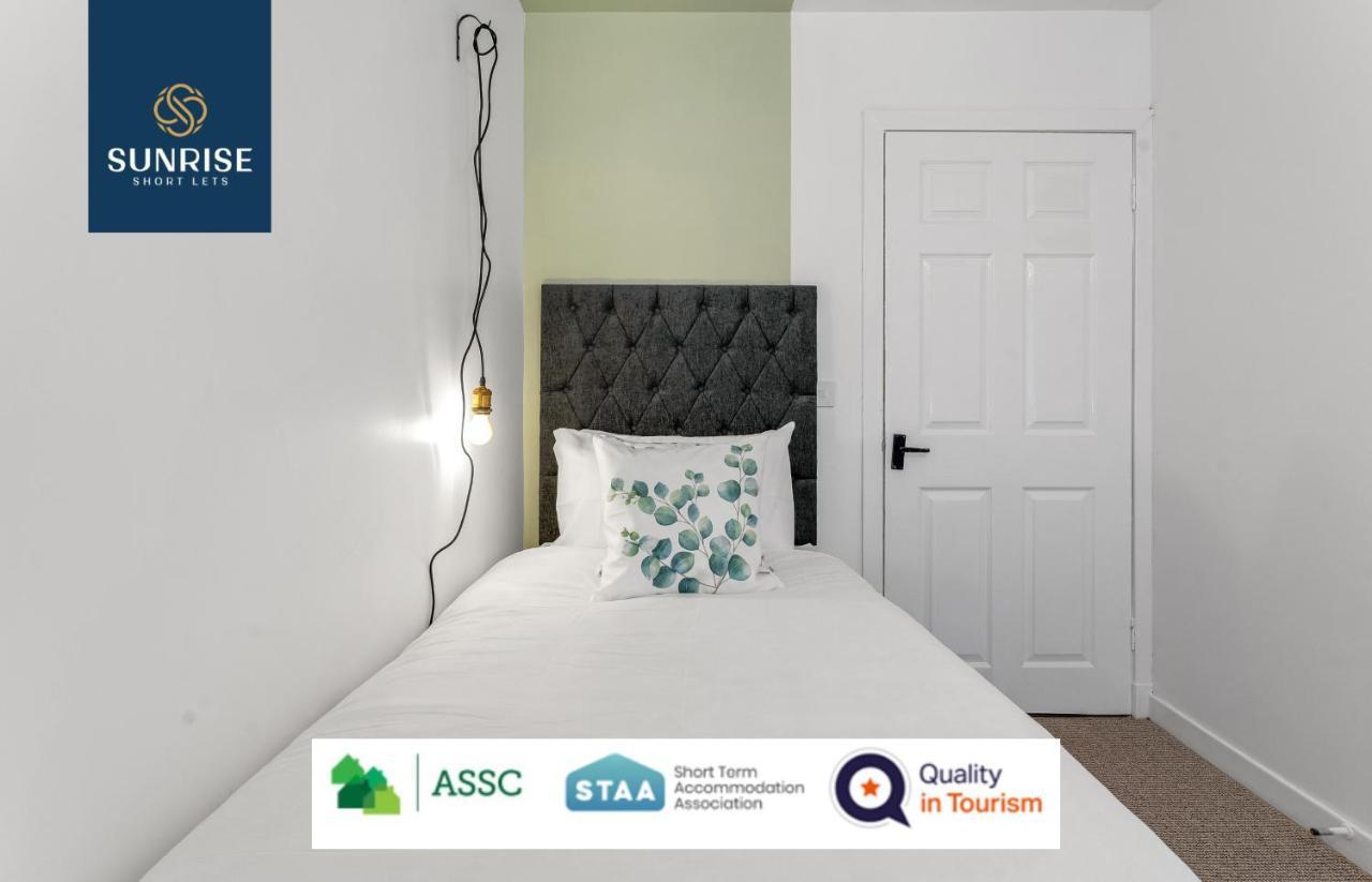Sunrise Short Lets: Versatile 3-bed For Travelers Dundee