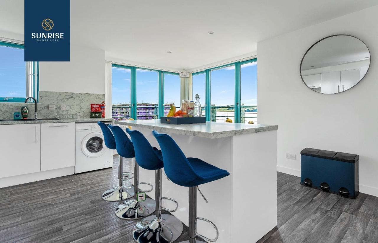The Penthouse: Riverside Luxury With Views * Dundee