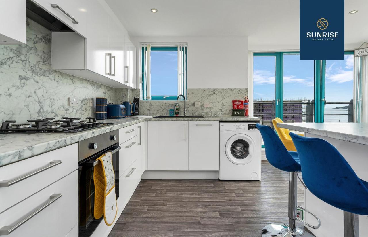 The Penthouse: Riverside Luxury With Views Apartment