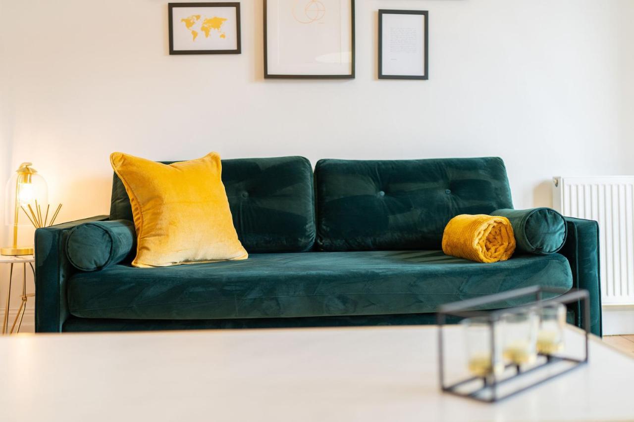 Jane's Place - Chic 2 Bed Apartment Dundee