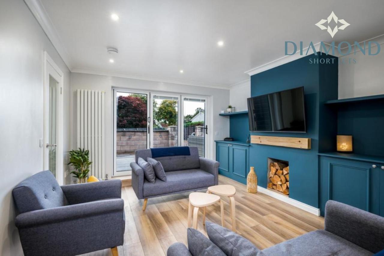 Brand New Luxury 3 Bedroom 2 Bathrooms With Patio With Secure Parking Dundee