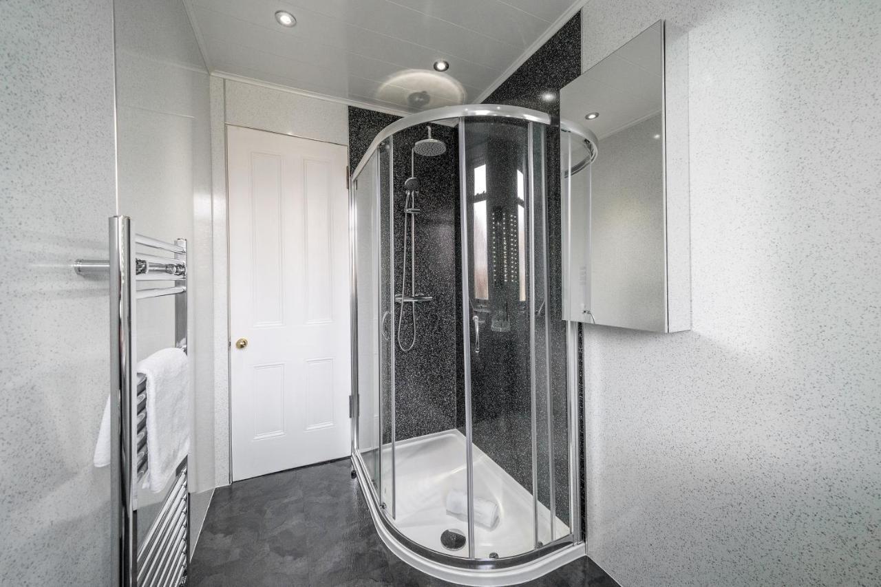 Jane's Place - Chic 2 Bed Apartment Dundee