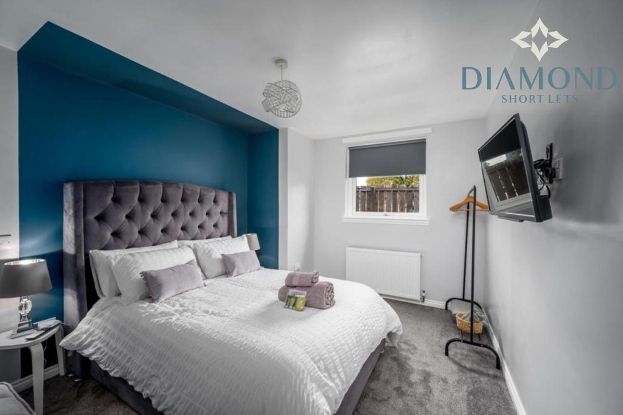 Brand New Luxury 3 Bedroom 2 Bathrooms With Patio With Secure Parking Casa de férias *