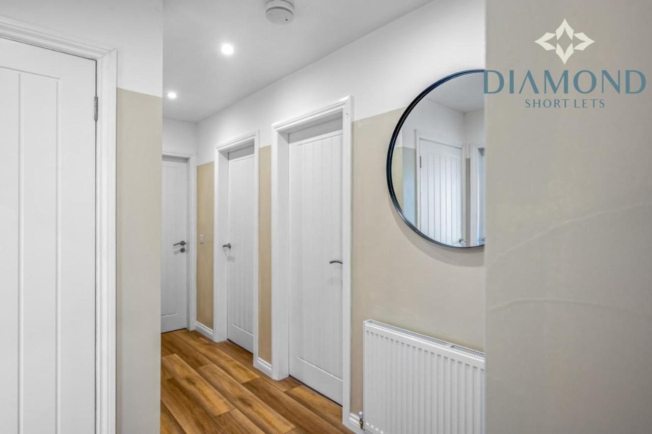 Brand New Luxury 3 Bedroom 2 Bathrooms With Patio With Secure Parking * Dundee