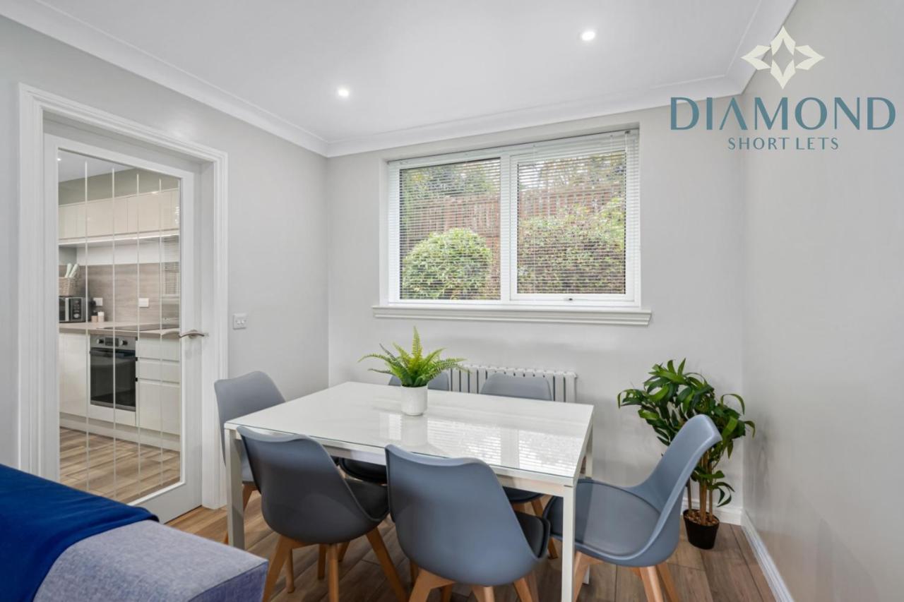Brand New Luxury 3 Bedroom 2 Bathrooms With Patio With Secure Parking Dundee