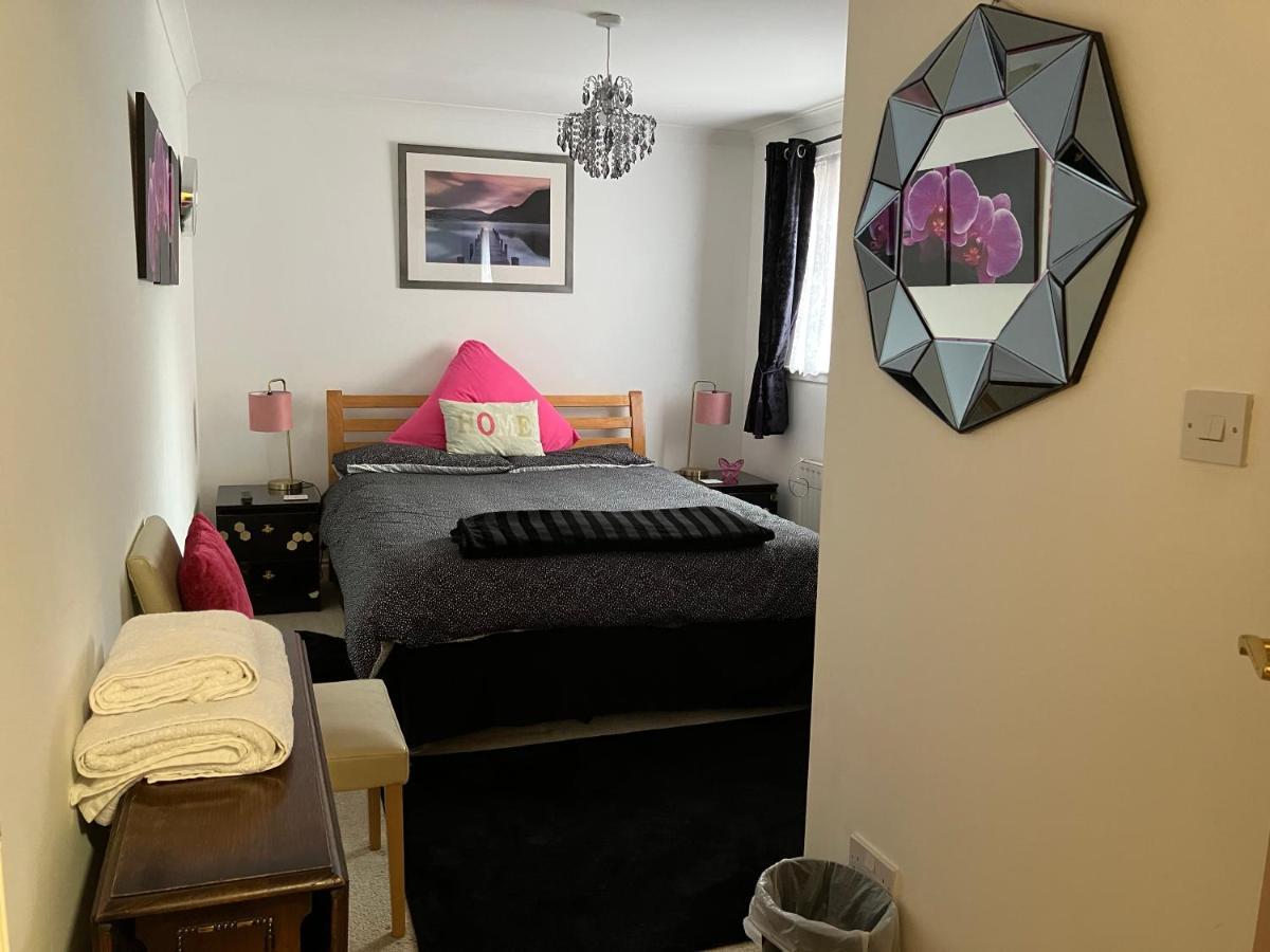 Waterfront Apartment: Location With Parking * Dundee