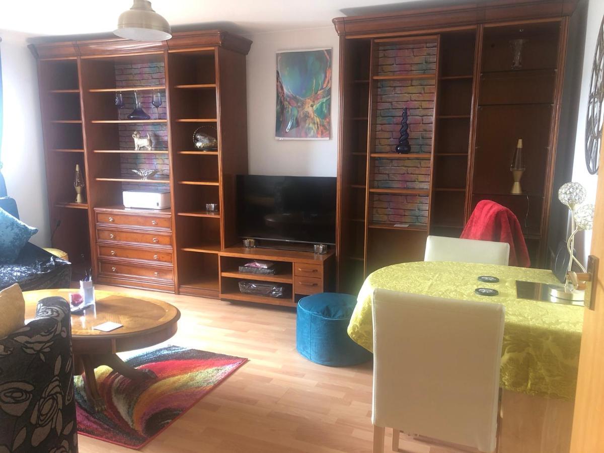 Waterfront Apartment: Location With Parking Apartamento Dundee