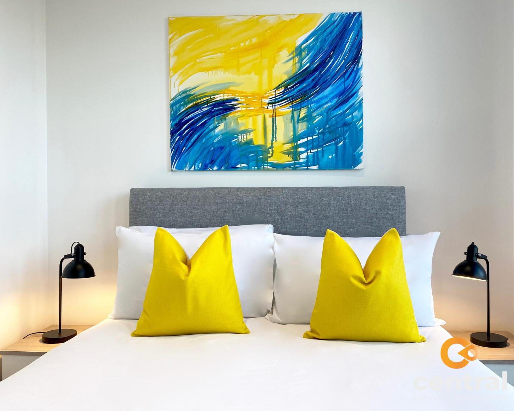 Serviced Apartments: City-center Comfort With Parking & Wi-fi Apartamento