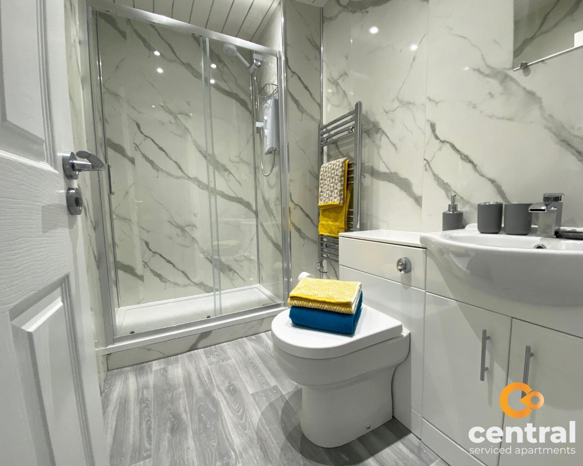 Apartment Serviced Apartments: Modern, Quiet With Wi-fi & Extended Options Dundee