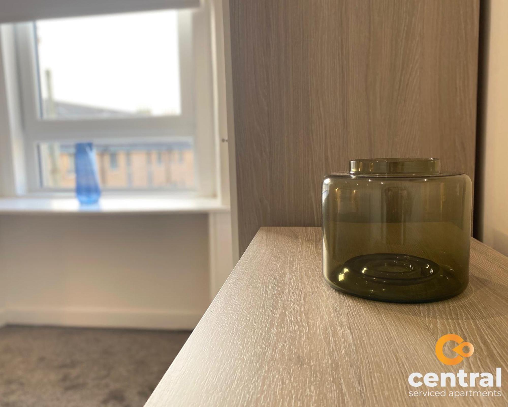 Serviced Apartments: Modern, Quiet With Wi-fi & Extended Options * Dundee