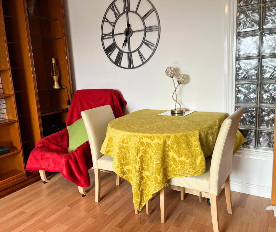 Apartamento Waterfront Apartment: Location With Parking *