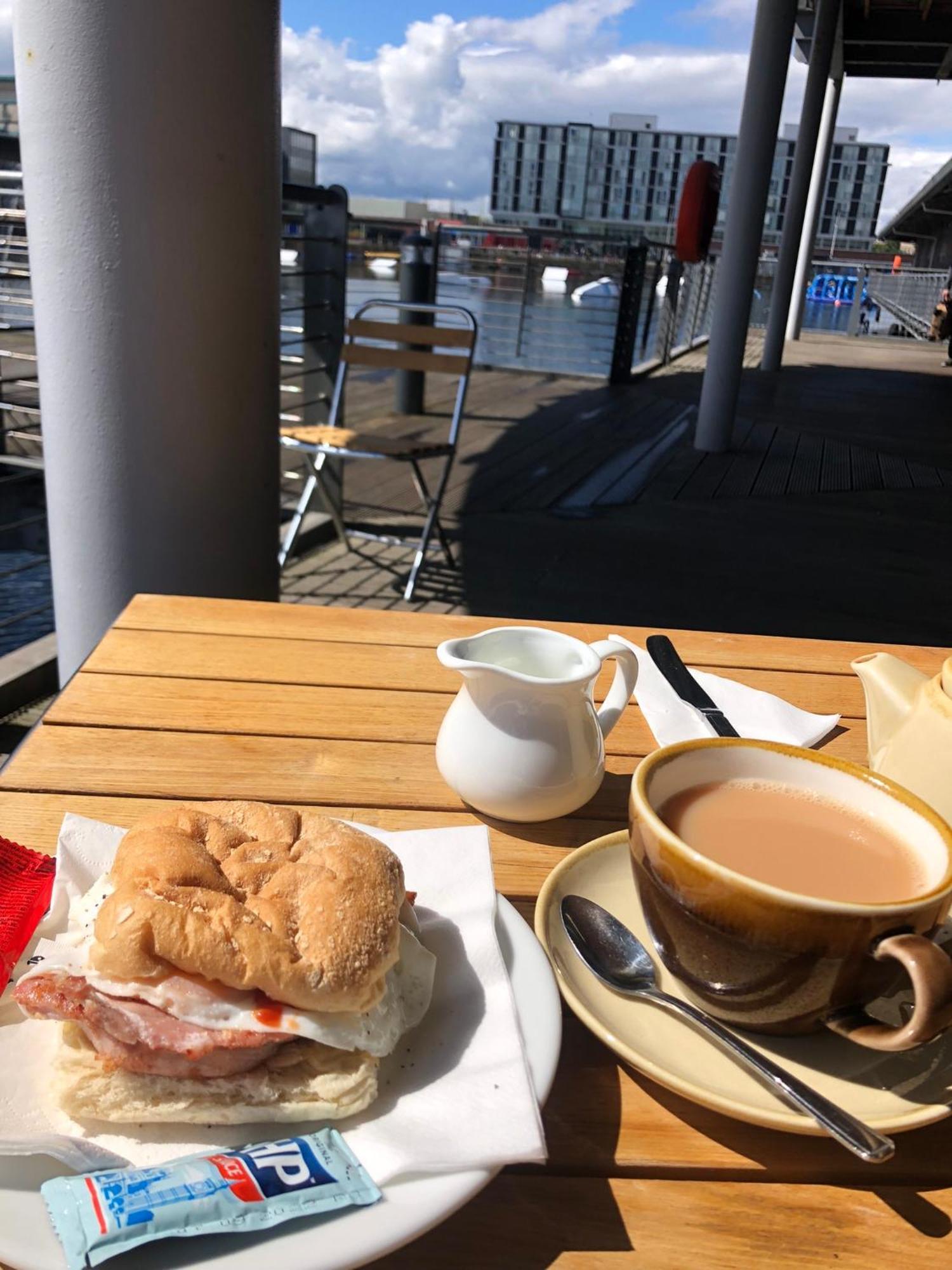 Waterfront Apartment: Location With Parking Apartamento Dundee