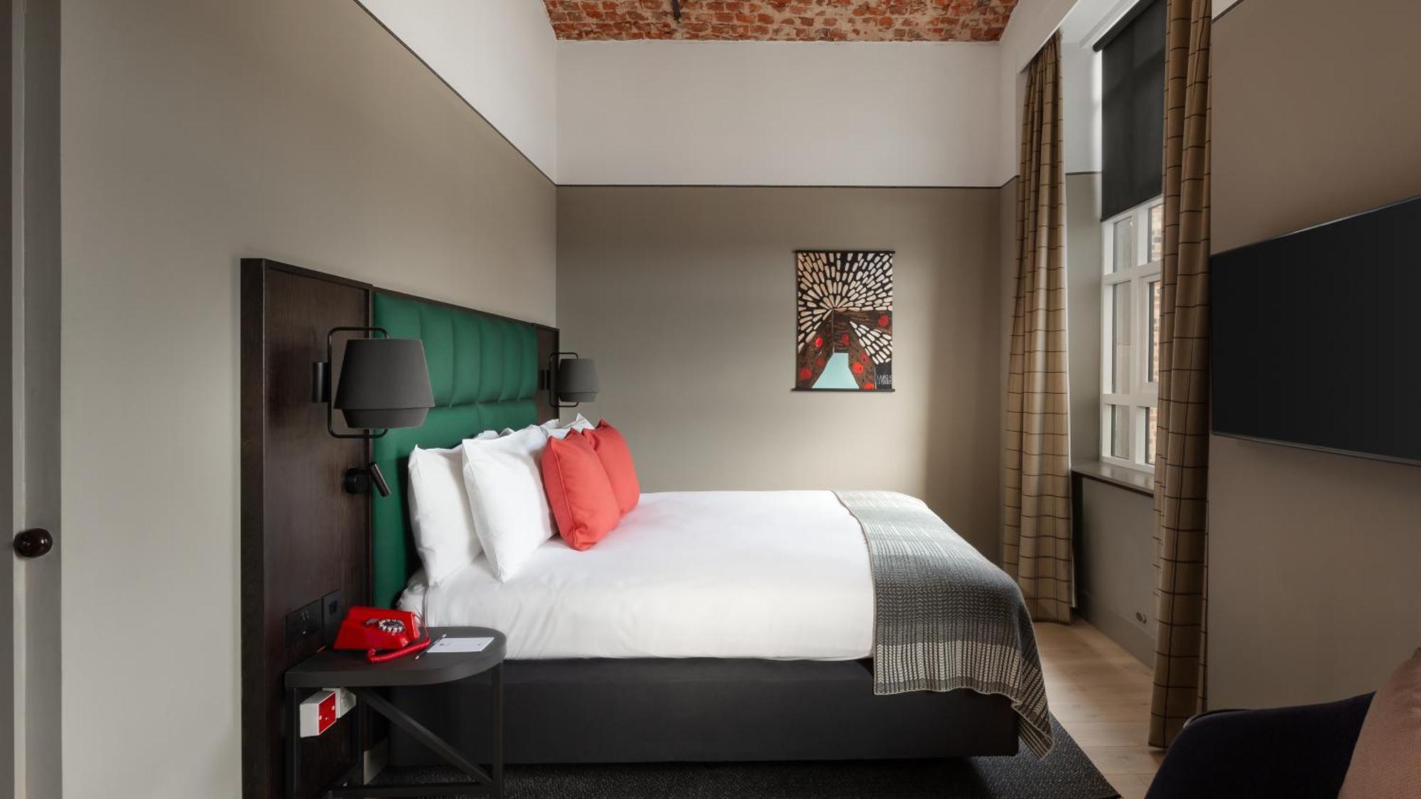 Indigo - By Ihg Dundee