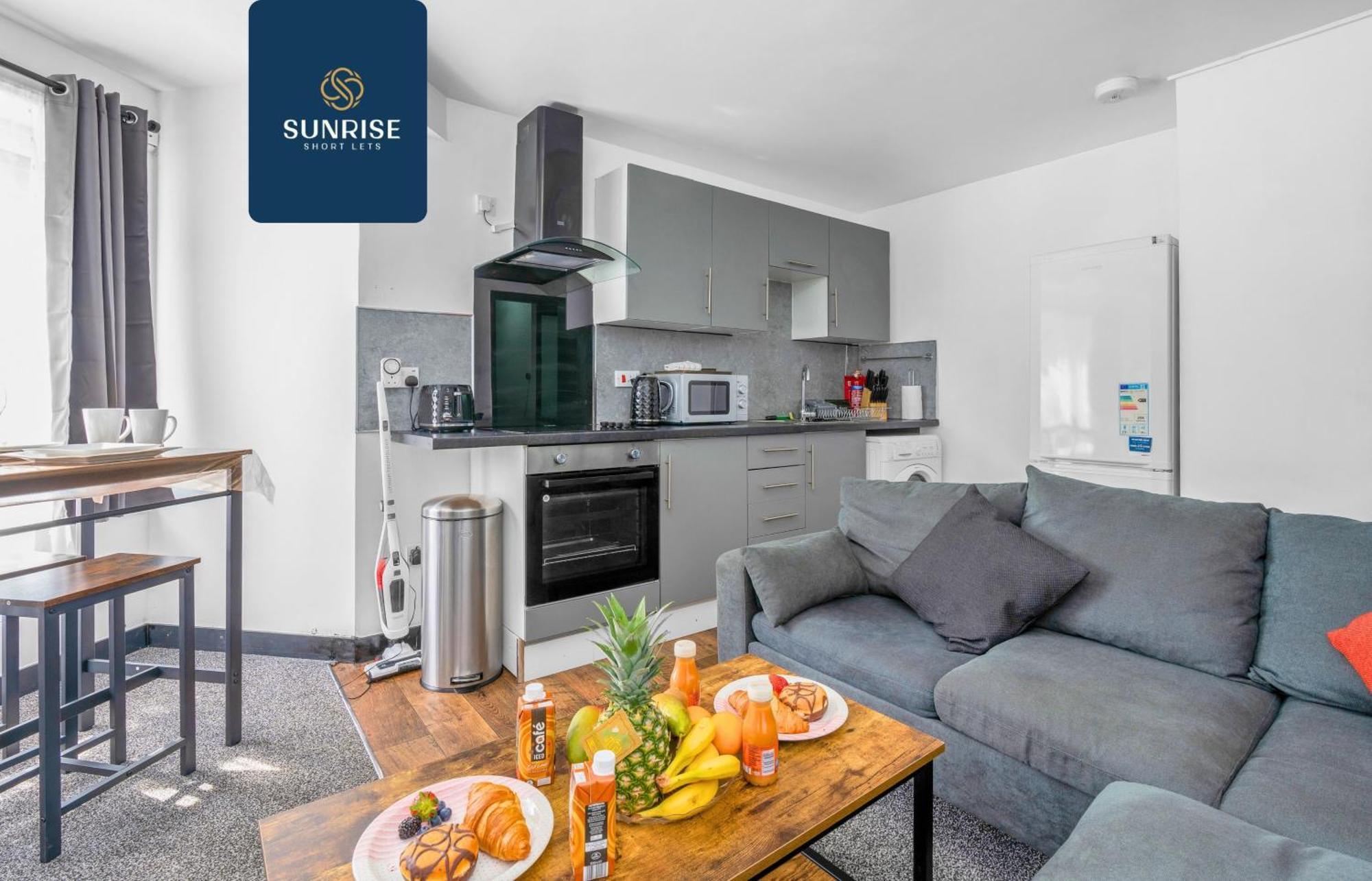 Apartment The Clippie, 3 Rooms, 4 Beds, Recently Renovated, Free Wifi, Free Street Parking, Ground Floor, Fully Equipped, Short And Long Rates, Invoice And Reduced Price Only Via Sunrise Short Lets Dundee