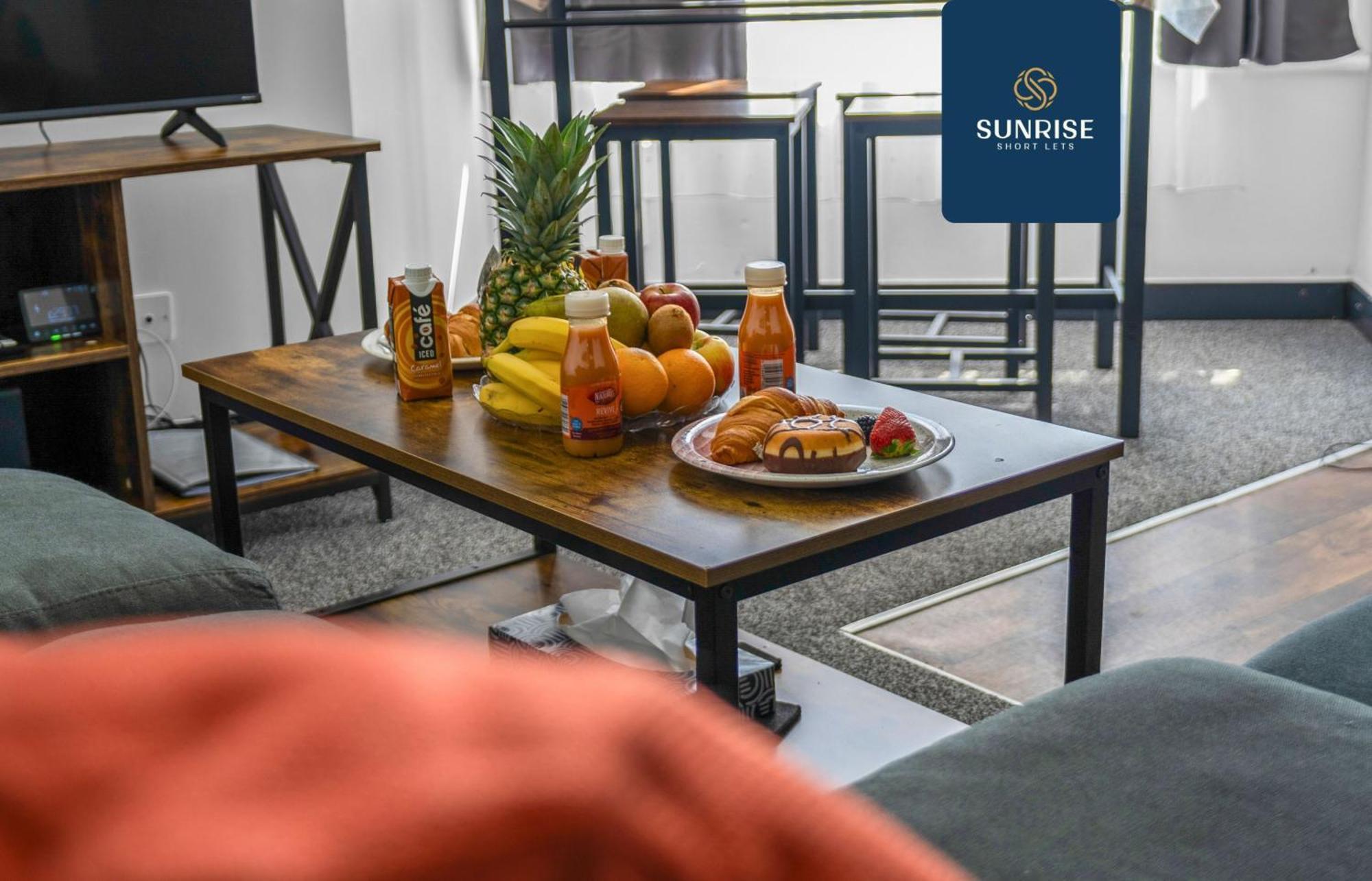 The Clippie, 3 Rooms, 4 Beds, Recently Renovated, Free Wifi, Free Street Parking, Ground Floor, Fully Equipped, Short And Long Rates, Invoice And Reduced Price Only Via Sunrise Short Lets Apartment Dundee