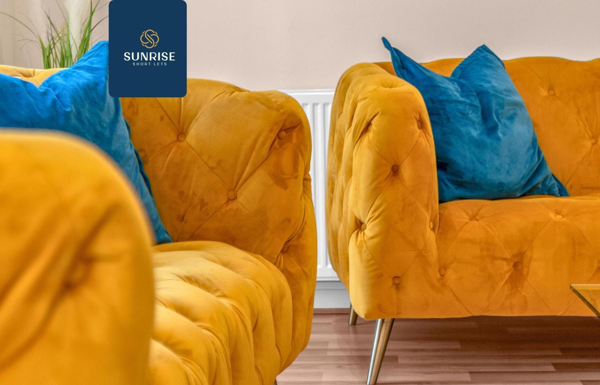 Muirton House, 4 Bed House, 4 Car Driveway, 2 Bathrooms, Smart Tvs In Every Room, Fully Equipped Kitchen, Large Dining And Living Space, Rear Garden, Free Wifi, Mid To Long Stay Rates Available And Price Match Gaurantee By Sunrise Short Lets *